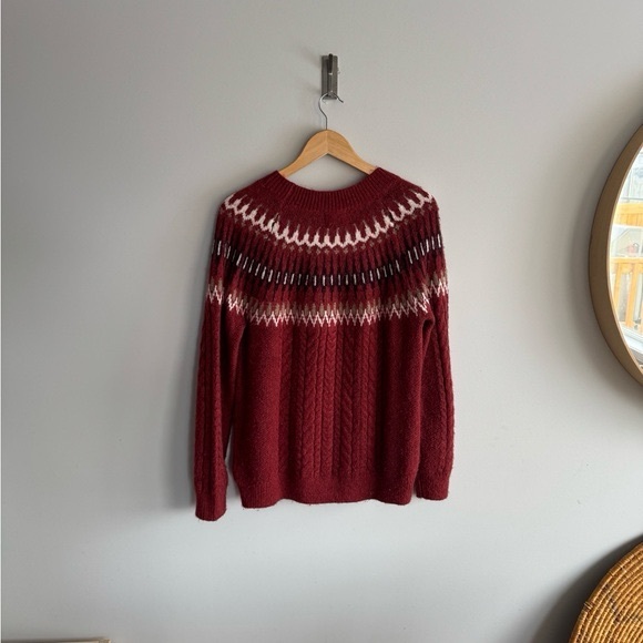 Wind river large Cozy Knit Sweater with Geometric Pattern - Picture 2 of 6